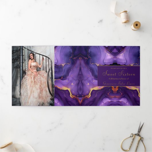 Chic Purple et Gold Sweet 16 Party Invitation (Extérieur)