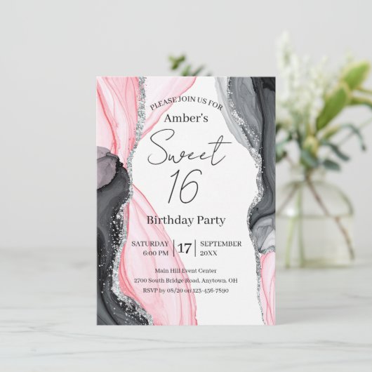Chic rose et noir marbre doux 16 Invitation (Debout devant)