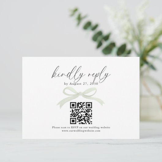 Chic Sage Green Bow Ribbon QR Code Wedding Rsvp (Debout devant)