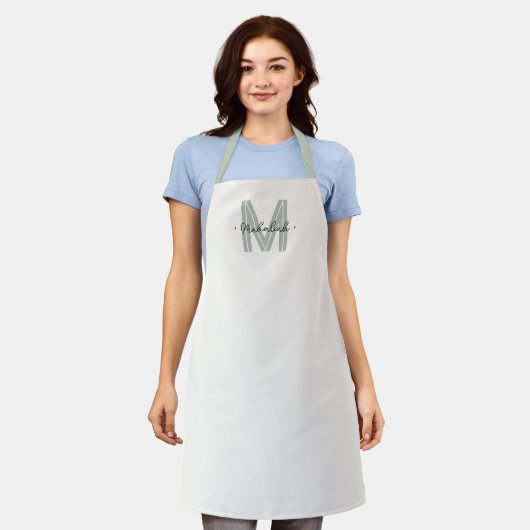 Chic Sage Green Script Naam Monogram Schort (Gedragen)