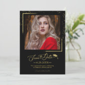 Chic Script Grad Feest Bewaar De Datum Goud Glitte Kaart (Staand voorkant)