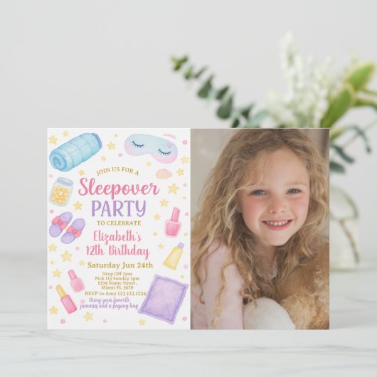 Chic Sleepover Verjaardag Uitnodiging met foto (Staand voorkant)
