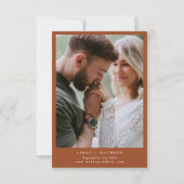 Chic Terracotta botanische kam monogram bruiloft Save The Date (Achterkant)