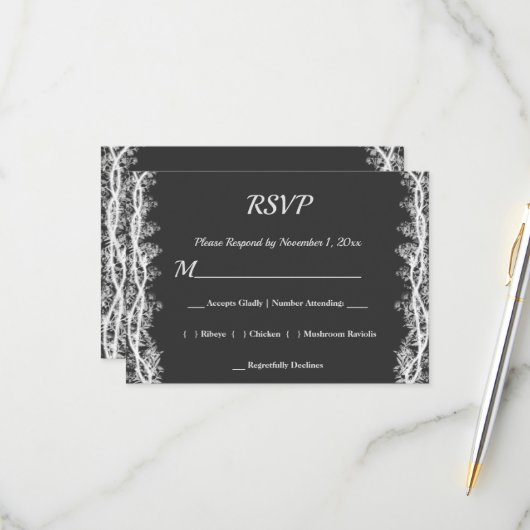 Chic White Botanical Border Wedding RSVP Kaart (Voorkant / Achterkant in situ)