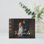 Chic White Script Wedding uitgesteld Briefkaart (Staand voorkant)