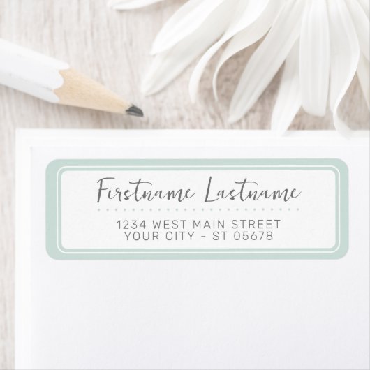 Chic White Simple Stypography Script Etiket (Insitu)
