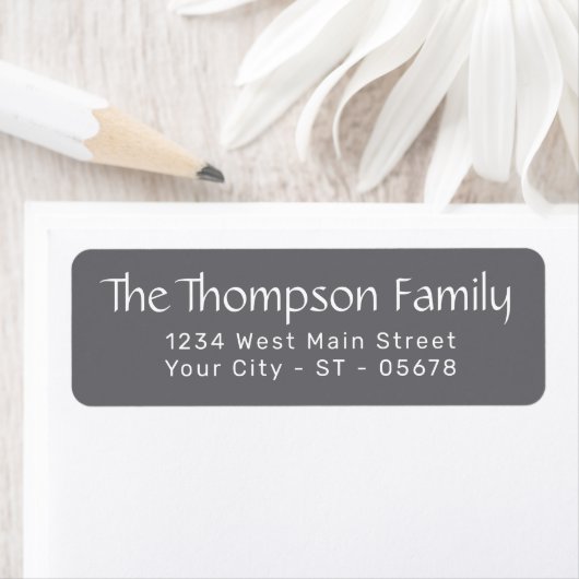 Chic White Simple Stypography Script Etiket (Insitu)