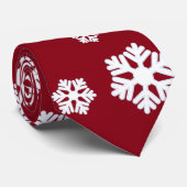 Chic White Snowflakes Nordic Pattern op Dark Red H Stropdas (Opgerold)