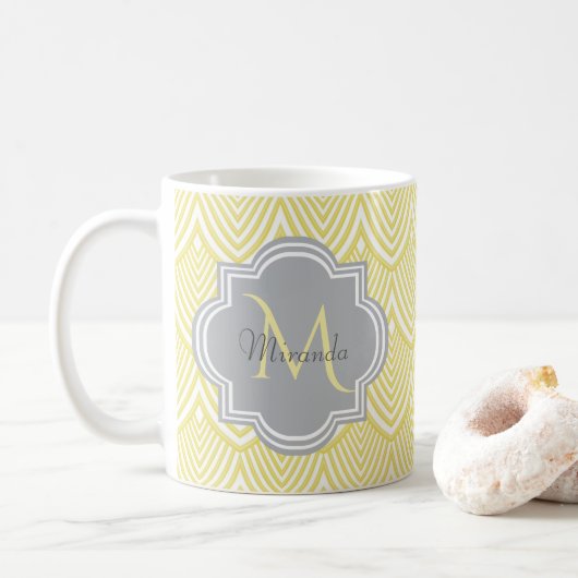 Chic Yellow Art Deco Scallops Grey Monogram Name Koffiemok (Met donut)