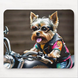 Chic Yorkie op een motorfiets Muismat