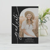 Chic Zwart & Wit Script Arch Afstuderen Foto Aankondiging (Staand voorkant)