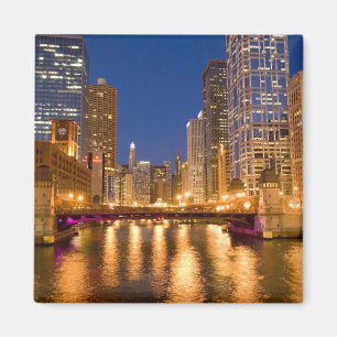 Chicago, Illinois, Silhouet en Chicago River bij Magneet