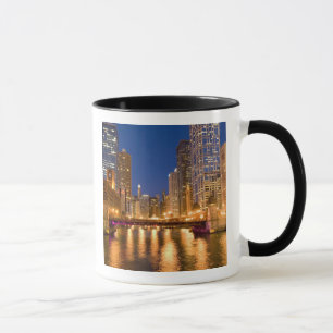 Chicago, Illinois, Silhouet en Chicago River bij Mok