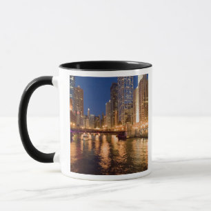 Chicago, Illinois, Silhouet en Chicago River om 2 Mok
