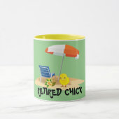 Chick à la retraite—Scène de plage, Mug (Centre)
