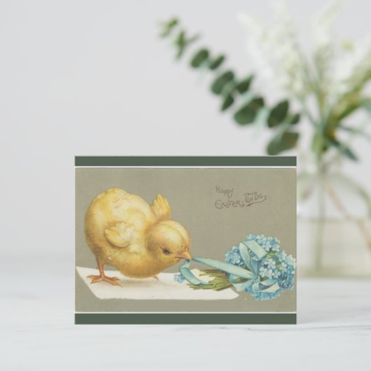 Chick Pulling Flowers Pasen Briefkaart (Staand voorkant)