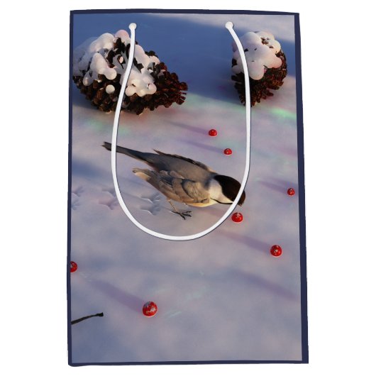 Chickadee Winter Gift Bag Medium Cadeauzakje (Voorkant)