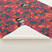 Chickadevogels op blauwbes-takken op sinaasappel sherpa deken (3/4)