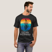 Chicken Whisperer with Retro Sunset  Backyard Chic T-shirt (Voorkant volledig)