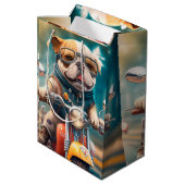 Chien cool conduisant un sac cadeau de moto (Dos Angle)