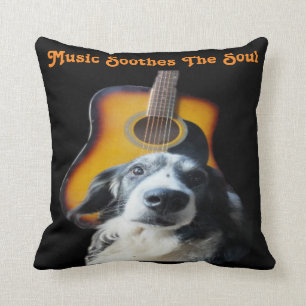 Chien de guitare de coussin