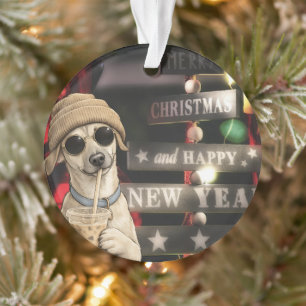 Chien de Noël drôle buvant du thé aux bulles
