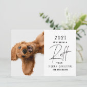 Chien de Noël drôle ruff année dans la carte d'exa (Debout devant)