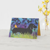 Chien de teckel avec la carte de voeux d'oiseau (Fleur jaune)