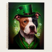 Chien du Staffordshire américain à la St. Patrick' (Devant)