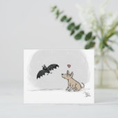Chien en amour avec une carte postale de chauve-so (Debout devant)