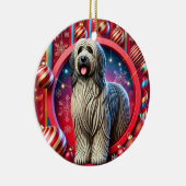 Chien hirsute de fête avec décorations de Noël (Droite)