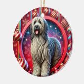 Chien hirsute de fête avec décorations de Noël (Gauche)