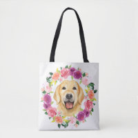 Chien jaune de laboratoire avec le sac fourre-tout
