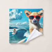 Chien sur le Surboard portant des lunettes de sole (Gant de toilette)