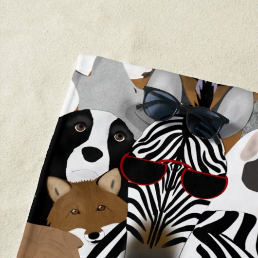 Chiens, chat et serviette de plage de poulet (En situation)