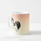 Chiens noirs et blancs doux sur Mug orange (Devant gauche)