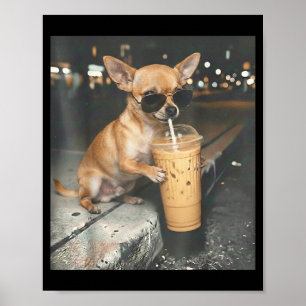 Chihuahua die ijs-koffie drinkt grappige dieren me poster