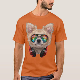 Chihuahua Hond als DJ met Space Sunglass en T-shirt