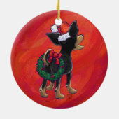 Chihuahua Kerstmis op rood Keramisch Ornament (Achterkant)