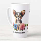 Chihuahua puppy met decoratieve bloemen latte mok (Linkerhoek)