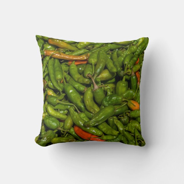 Chili's Te Koop Op Markt Kussen (Voorkant)