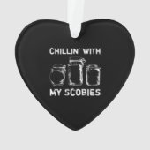 Chillin met mijn scobies combucha ornament (achterkant)