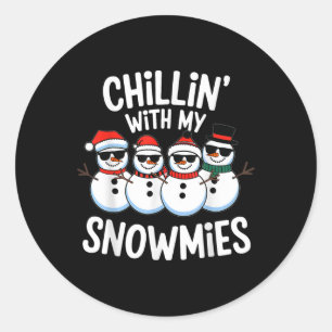 Chillin Met Mijn Sneeuwpoppen Grappige Sneeuwman K Ronde Sticker