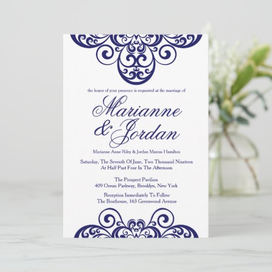 Chimmering Sapphire Ornate Wedding Invitations (Debout devant)