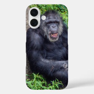 Chimpansee in groene Planten iPhone 16 Hoesje