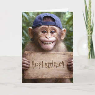 Chimpansee met houten verjaardag bord kaart