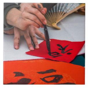 Chinese kalligrafie demonstratie keramische tegel tegeltje