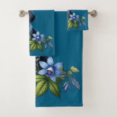 Chiot bleu Tick Hound avec Fleurs Bleues Delicate (En situation)