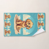 Chiot doré mignon sur une scène de plage ensoleill (Serviette à main)