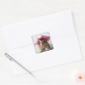 Chipmunk wears flower hat vierkante sticker (Envelop)